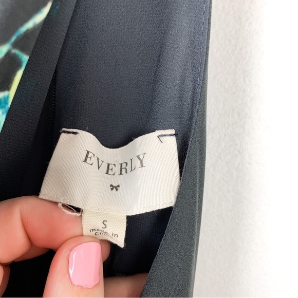 Everly Black Floral High Neck Sleeveless Maxi Dress Sz S - Picture 4 of 5